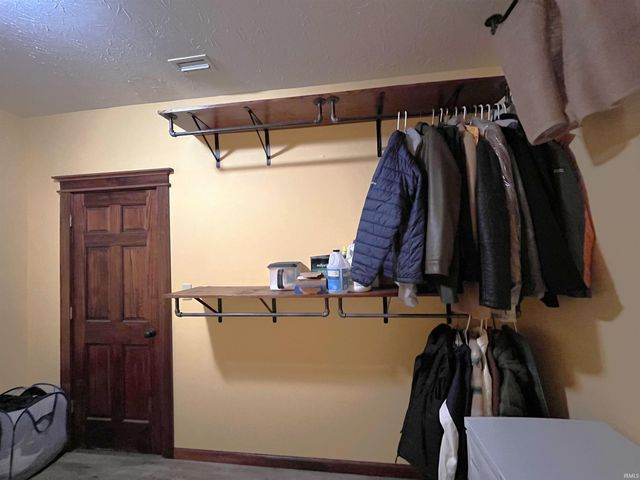 1041 Shadowlawn Avenue, Greencastle, IN 46135