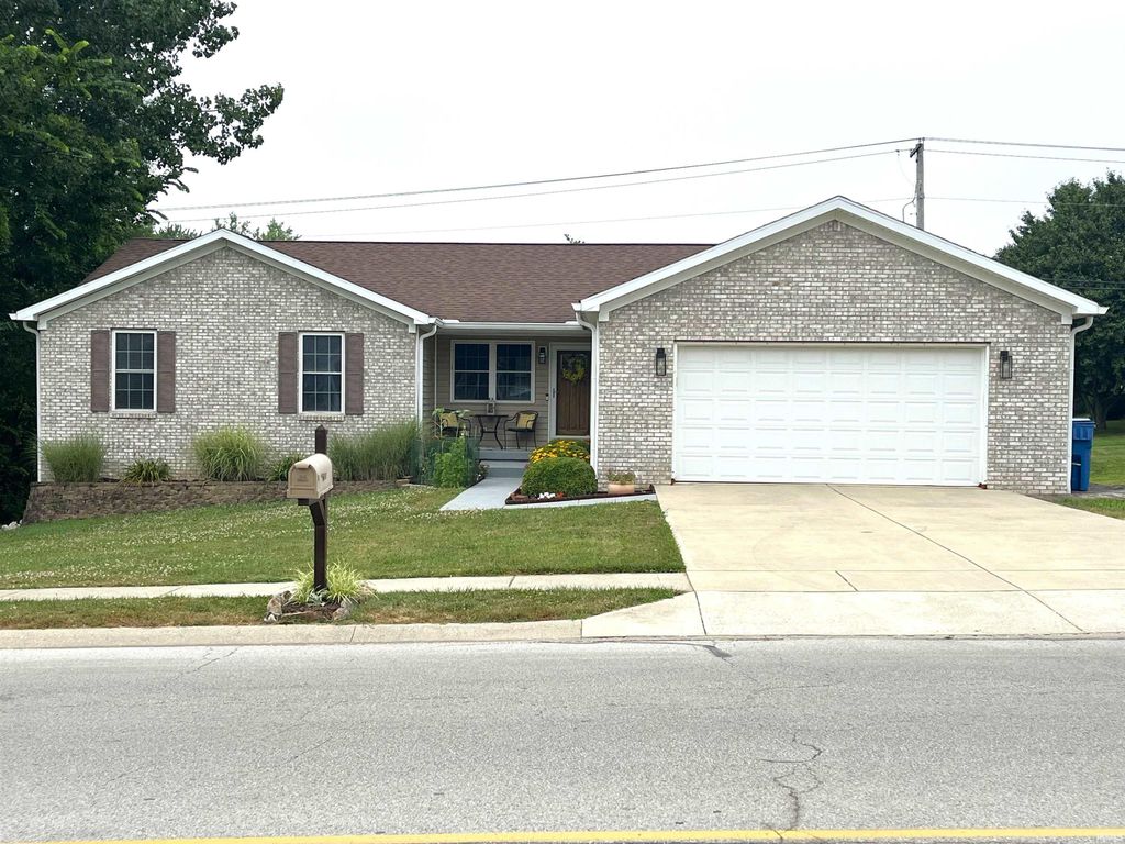 1041 Shadowlawn Avenue, Greencastle, IN 46135