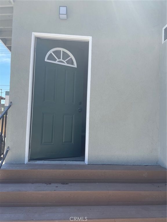 1183 W 24th Street, Los Angeles, CA 90007