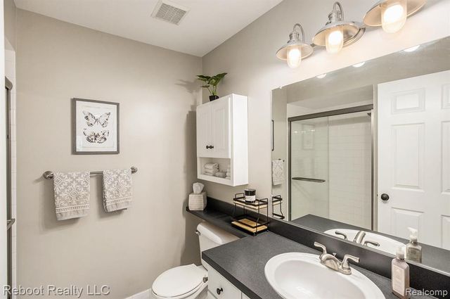 56083 Chesapeake Trail, Shelby Twp, MI 48316