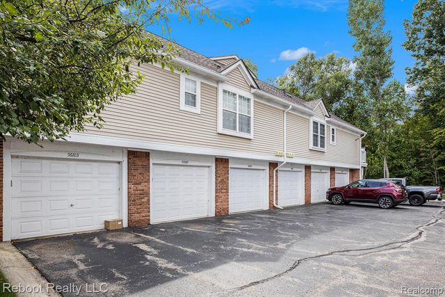 56083 Chesapeake Trail, Shelby Twp, MI 48316