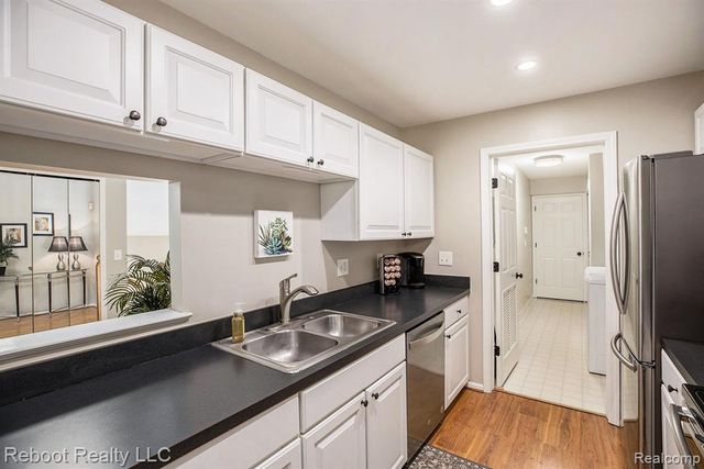 56083 Chesapeake Trail, Shelby Twp, MI 48316