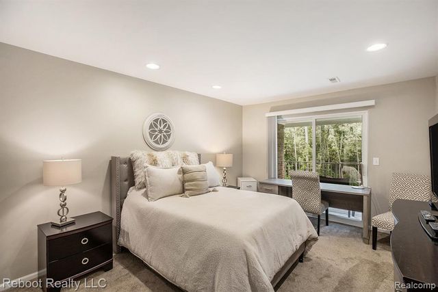 56083 Chesapeake Trail, Shelby Twp, MI 48316