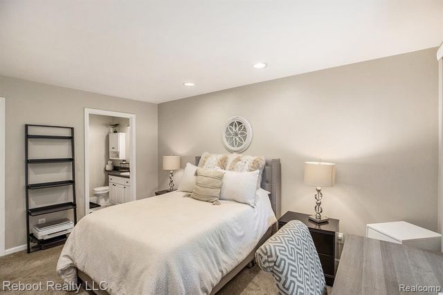 56083 Chesapeake Trail, Shelby Twp, MI 48316