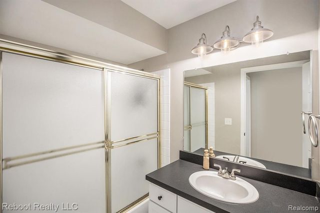 56083 Chesapeake Trail, Shelby Twp, MI 48316