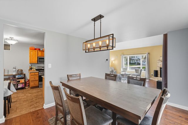 1356 Sugar Creek Court, Valparaiso, IN 46385