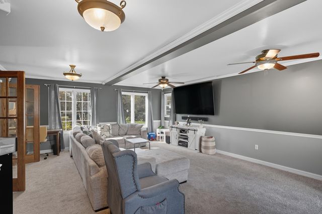 1356 Sugar Creek Court, Valparaiso, IN 46385