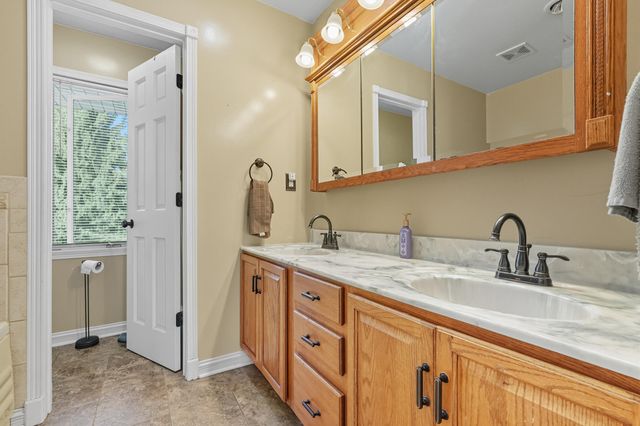 1356 Sugar Creek Court, Valparaiso, IN 46385