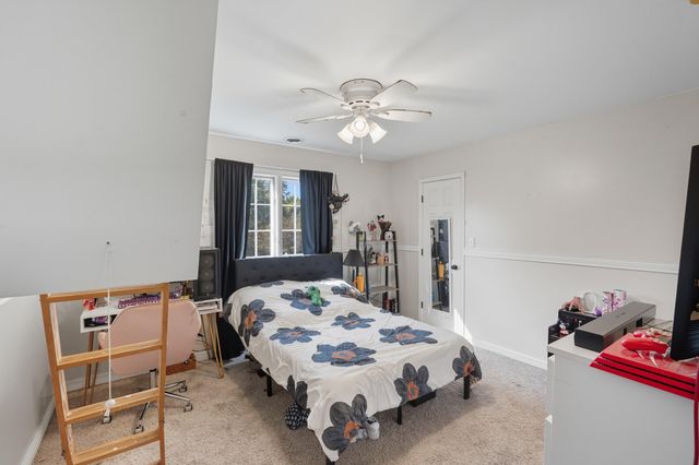 1356 Sugar Creek Court, Valparaiso, IN 46385