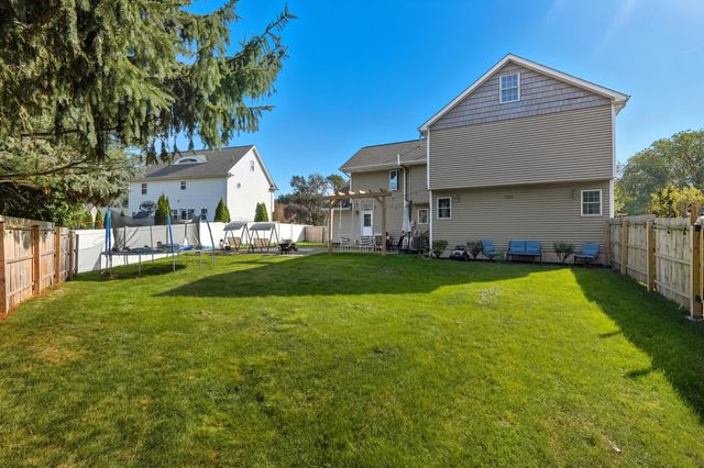 1356 Sugar Creek Court, Valparaiso, IN 46385