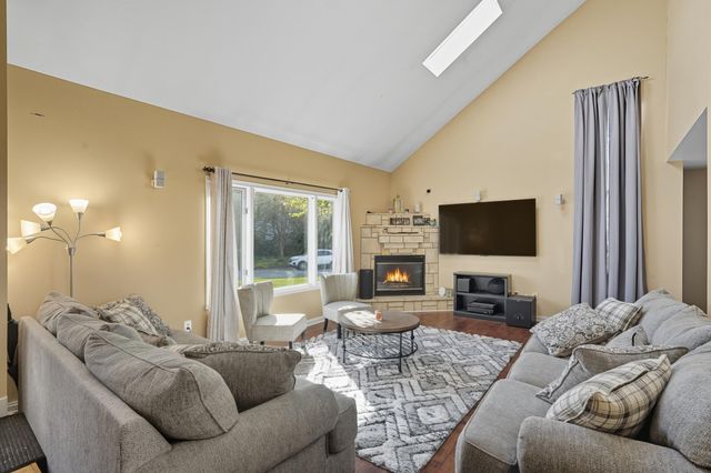 1356 Sugar Creek Court, Valparaiso, IN 46385