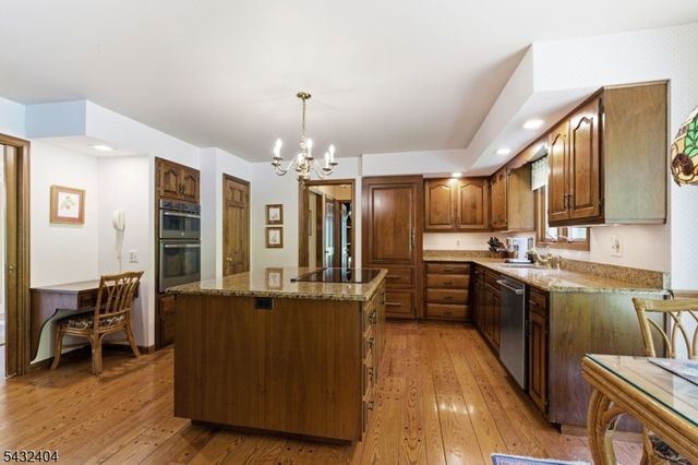 13 Hamden Rd, Franklin Twp., NJ 08822