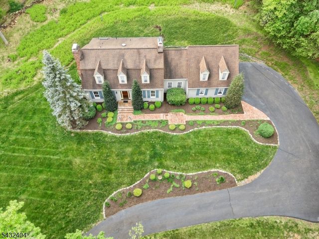13 Hamden Rd, Franklin Twp., NJ 08822