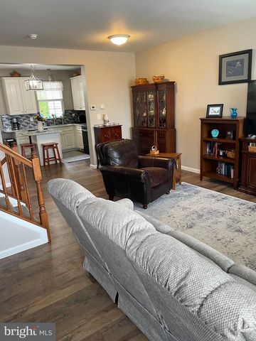 390 BRUAW DR, York, PA 17406