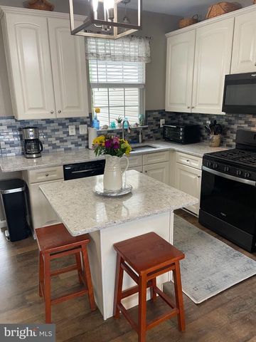 390 BRUAW DR, York, PA 17406