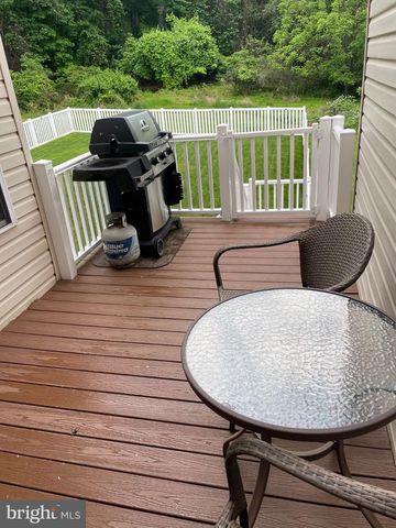 390 BRUAW DR, York, PA 17406