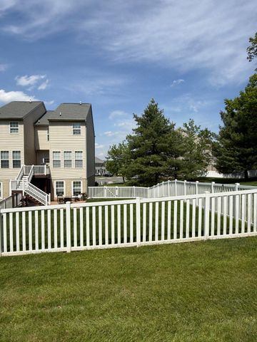 390 BRUAW DR, York, PA 17406