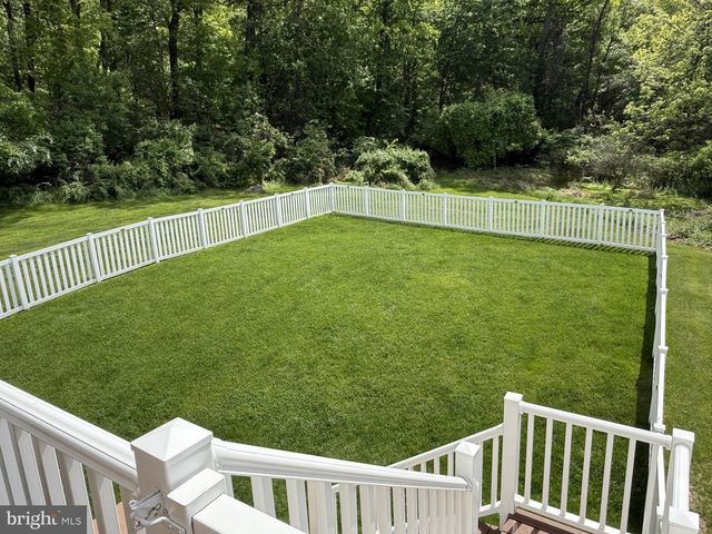 390 BRUAW DR, York, PA 17406