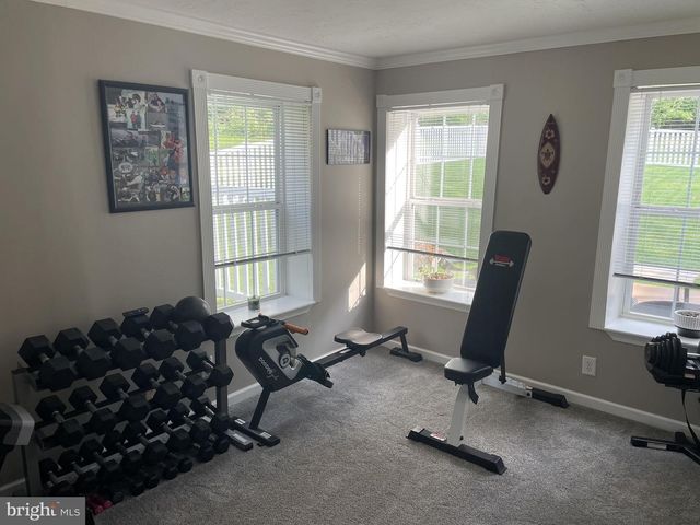 390 BRUAW DR, York, PA 17406