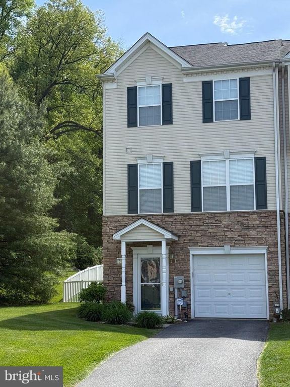 390 BRUAW DR, York, PA 17406