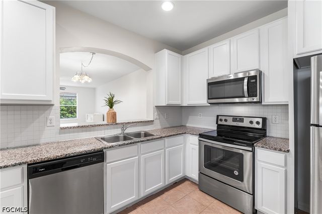 17513 Cherry Ridge LN, Fort Myers, FL 33967