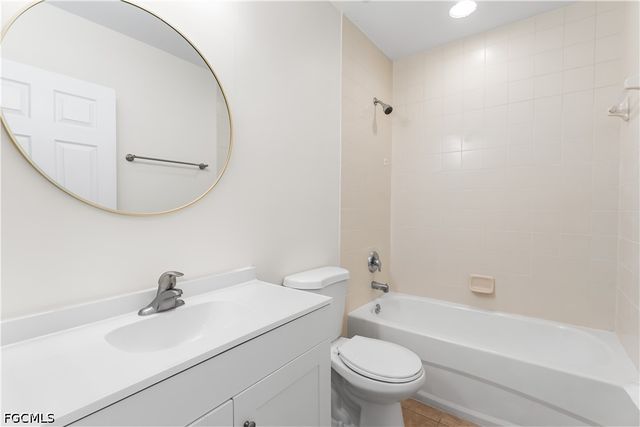 17513 Cherry Ridge LN, Fort Myers, FL 33967