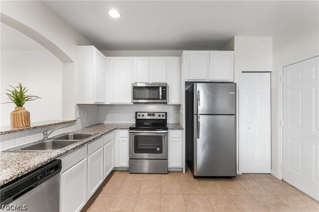 17513 Cherry Ridge LN, Fort Myers, FL 33967