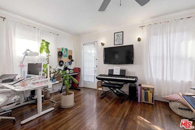 613 N Plymouth Boulevard, Los Angeles, CA 90004