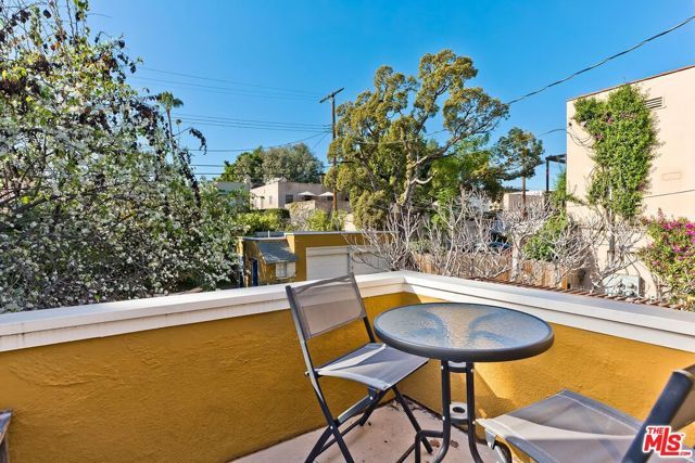 613 N Plymouth Boulevard, Los Angeles, CA 90004