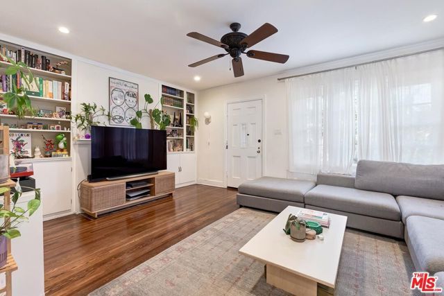 613 N Plymouth Boulevard, Los Angeles, CA 90004