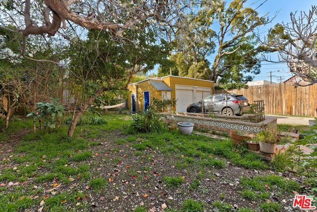 613 N Plymouth Boulevard, Los Angeles, CA 90004