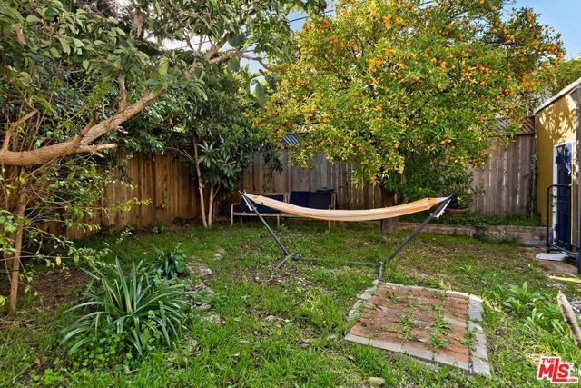 613 N Plymouth Boulevard, Los Angeles, CA 90004