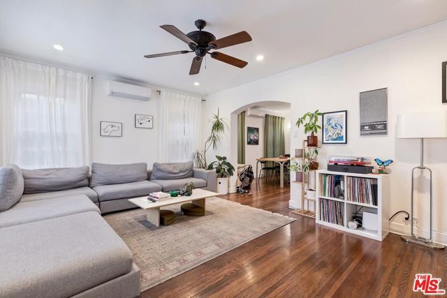 613 N Plymouth Boulevard, Los Angeles, CA 90004