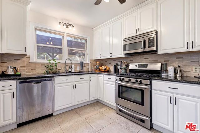 613 N Plymouth Boulevard, Los Angeles, CA 90004