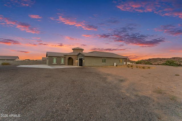 27482 N FREEDOM Street, San Tan Valley, AZ 85144