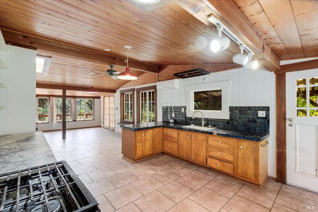 298 E Agua Caliente Rd, Sonoma, CA 95476