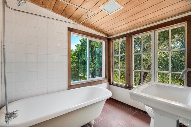 298 E Agua Caliente Rd, Sonoma, CA 95476