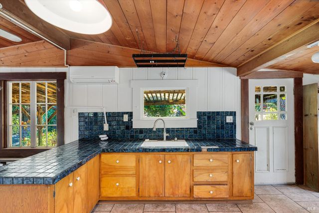298 E Agua Caliente Rd, Sonoma, CA 95476