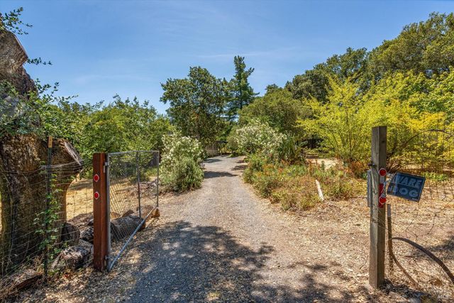 298 E Agua Caliente Rd, Sonoma, CA 95476