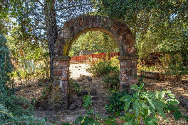 298 E Agua Caliente Rd, Sonoma, CA 95476