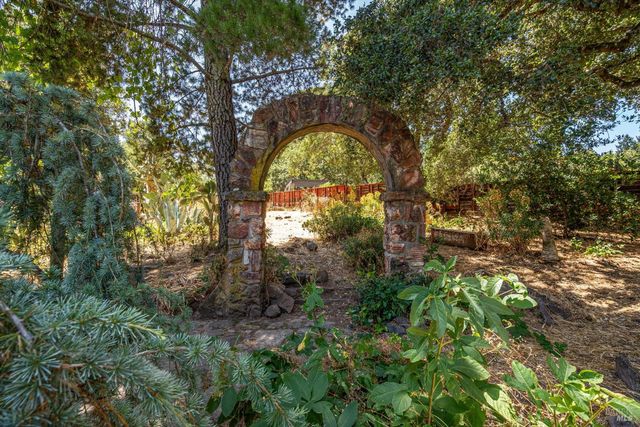 298 E Agua Caliente Rd, Sonoma, CA 95476