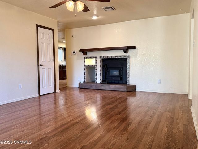 3213 Neptune Drive, Las Cruces, NM 88012