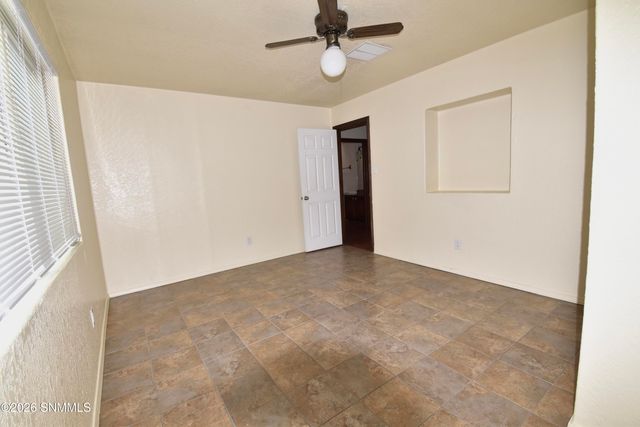 3213 Neptune Drive, Las Cruces, NM 88012