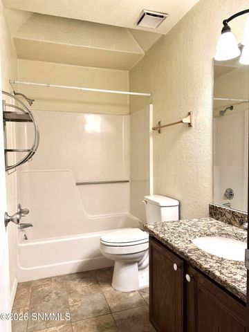 3213 Neptune Drive, Las Cruces, NM 88012