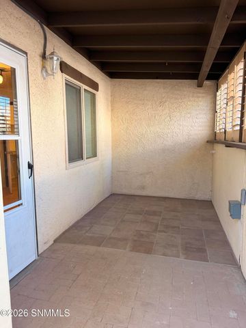 3213 Neptune Drive, Las Cruces, NM 88012