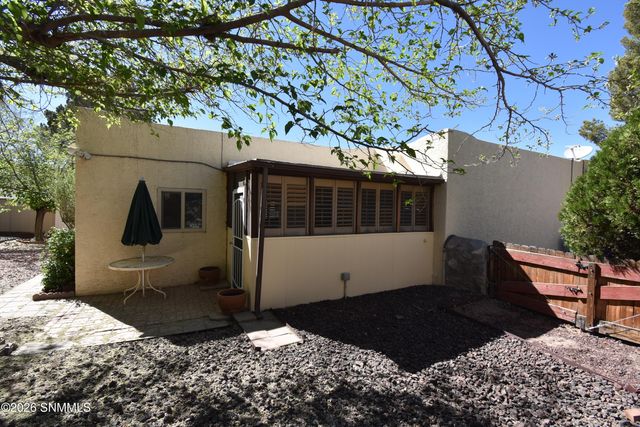 3213 Neptune Drive, Las Cruces, NM 88012