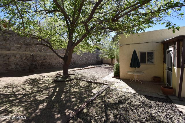 3213 Neptune Drive, Las Cruces, NM 88012