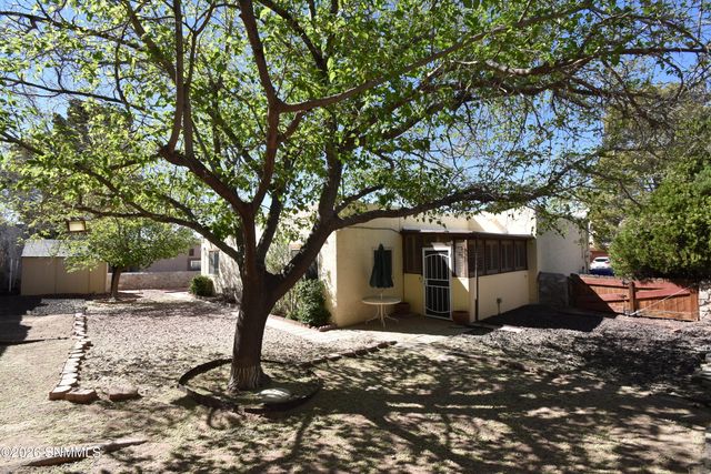 3213 Neptune Drive, Las Cruces, NM 88012