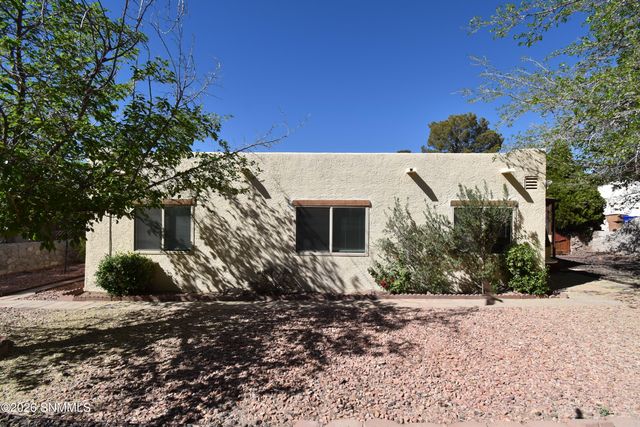 3213 Neptune Drive, Las Cruces, NM 88012