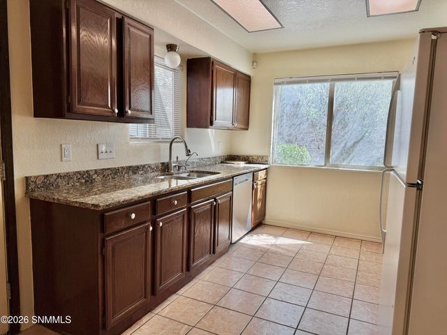 3213 Neptune Drive, Las Cruces, NM 88012